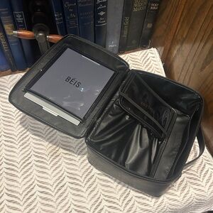 BÉIS Cosmetics Case